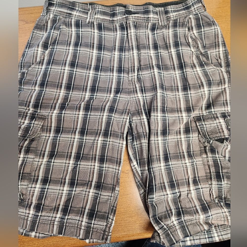Unionbay 34 Cargoshorts. Black, Grey, And Brown Plaid